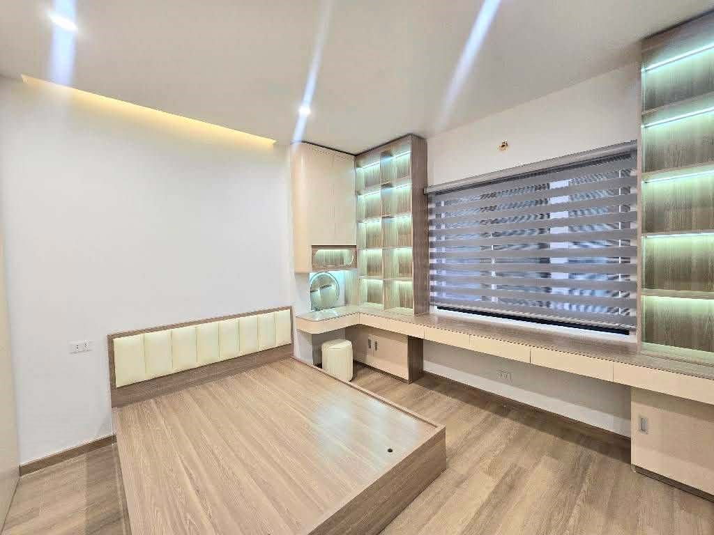 BÁN NHÀ GẦN NGÃ TƯ SỞ_HƠN 30M RA PHỐ_34m2 x 5T_MT RỘNG_GẦN Ô TÔ_2 THOÁNG, nhỉnh 9 tỷ